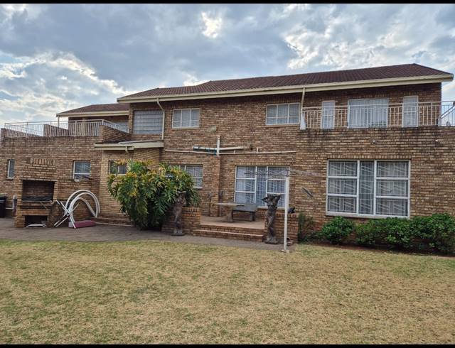 4 BEDROOM HOUSE FOR SALE IN VANDERBIJLPARK SE 3